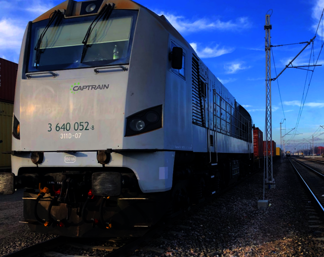 Lokomotywa 311D-07 w barwach Captrain Polska